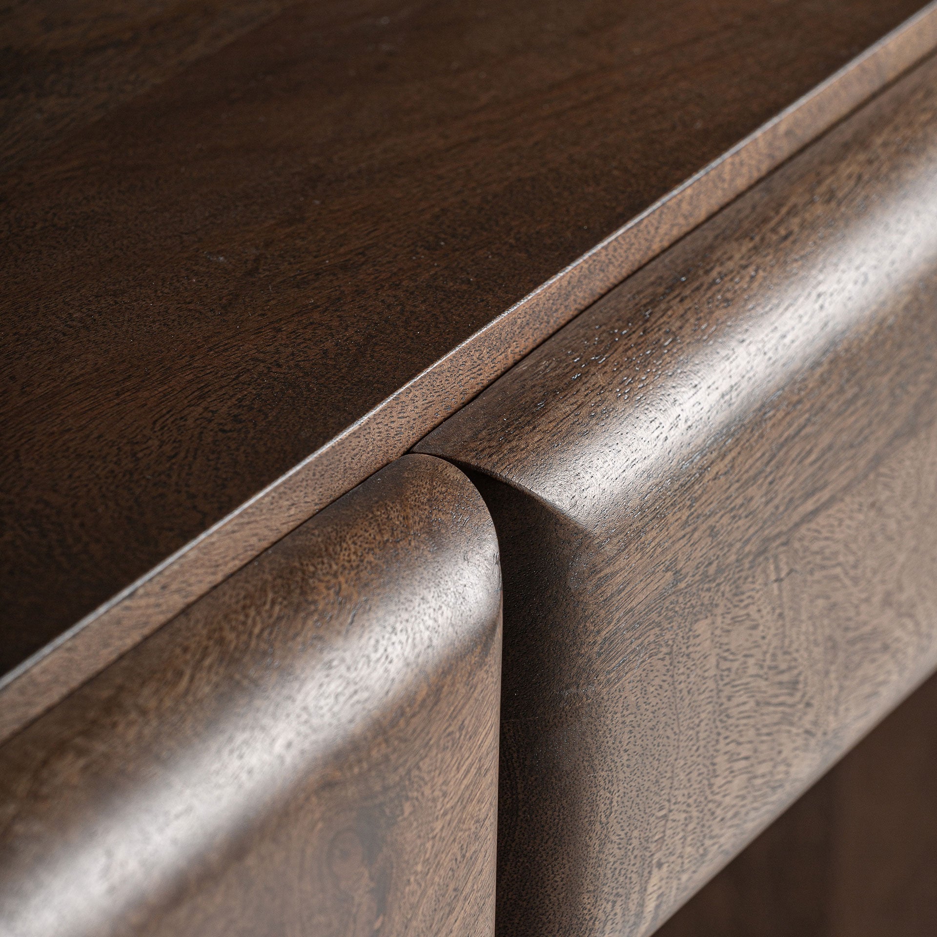 GIBLES DESK